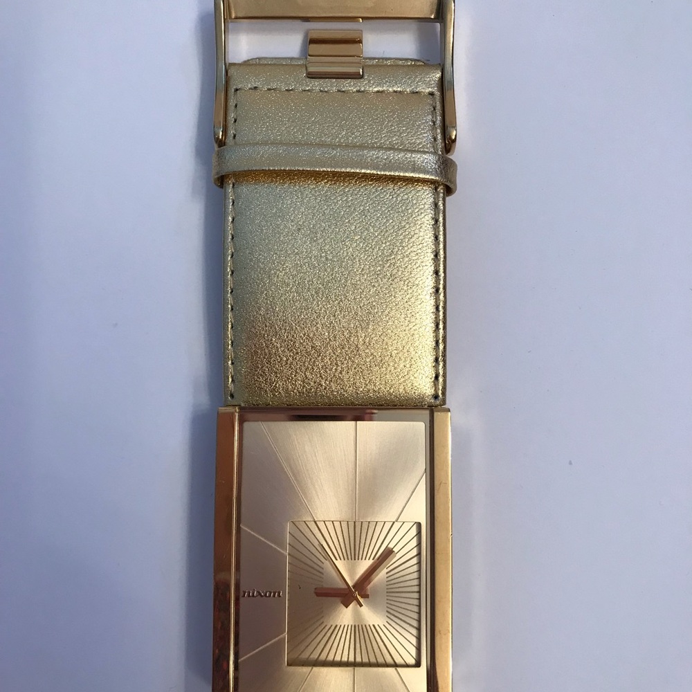 Nixon gold large gold face watch - Picture 3 of 5